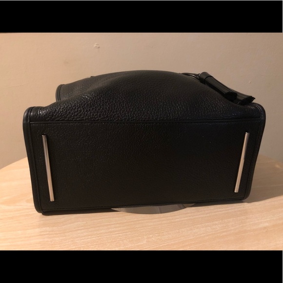 Authentic Michael Kors - Picture 3 of 7